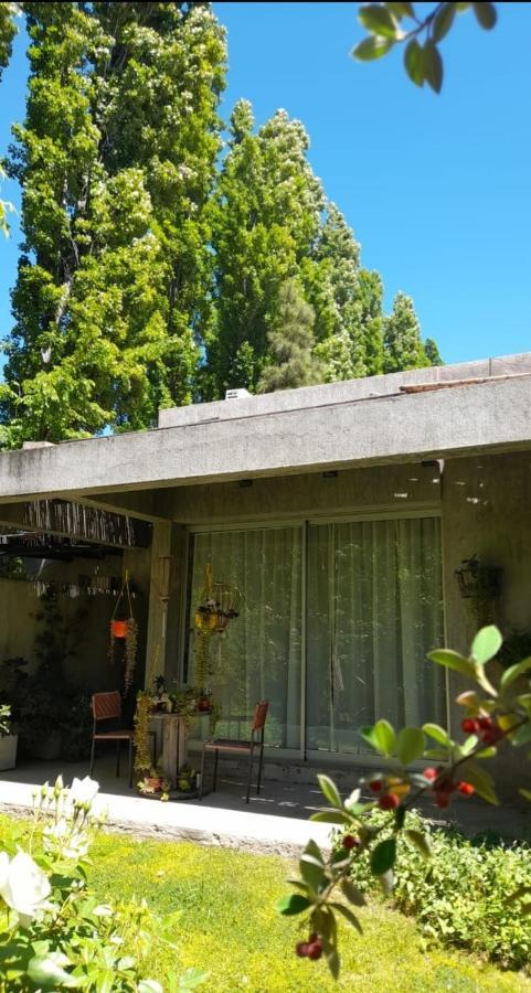 Casa Los Cerezos En Chacras De Coria Exterior photo