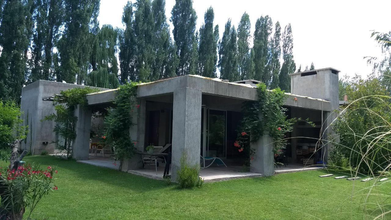 Casa Los Cerezos En Chacras De Coria Exterior photo